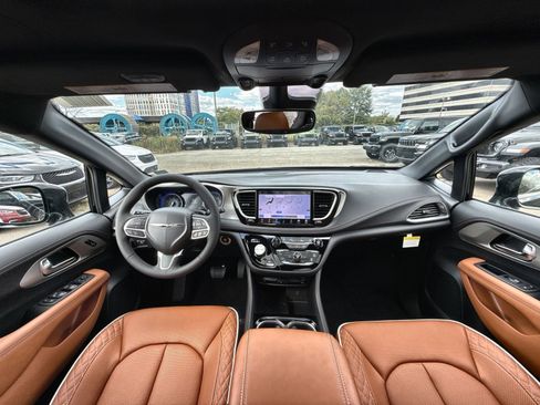 New 2026 Chrysler Pacifica Pinnacle image 23