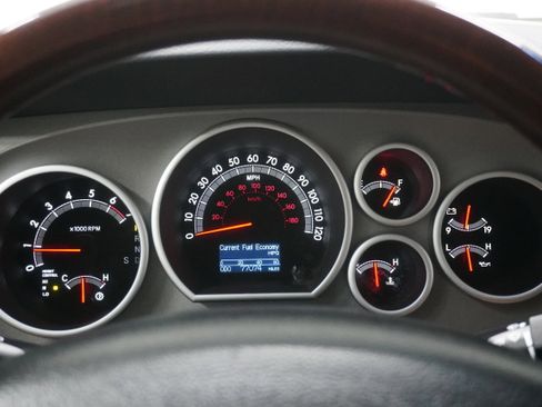 Used 2013 Toyota Sequoia Platinum image 22