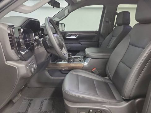 Used 2024 Chevrolet Silverado 1500 LT Trail Boss w/ Convenience Package II AWD/4WD image 22