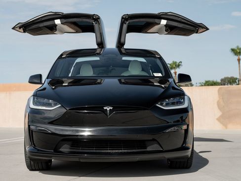 Used 2023 Tesla Model X Plaid AWD/4WD image 9