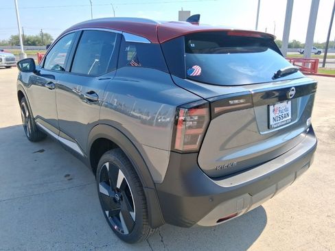 New 2026 Nissan Kicks SR image 4