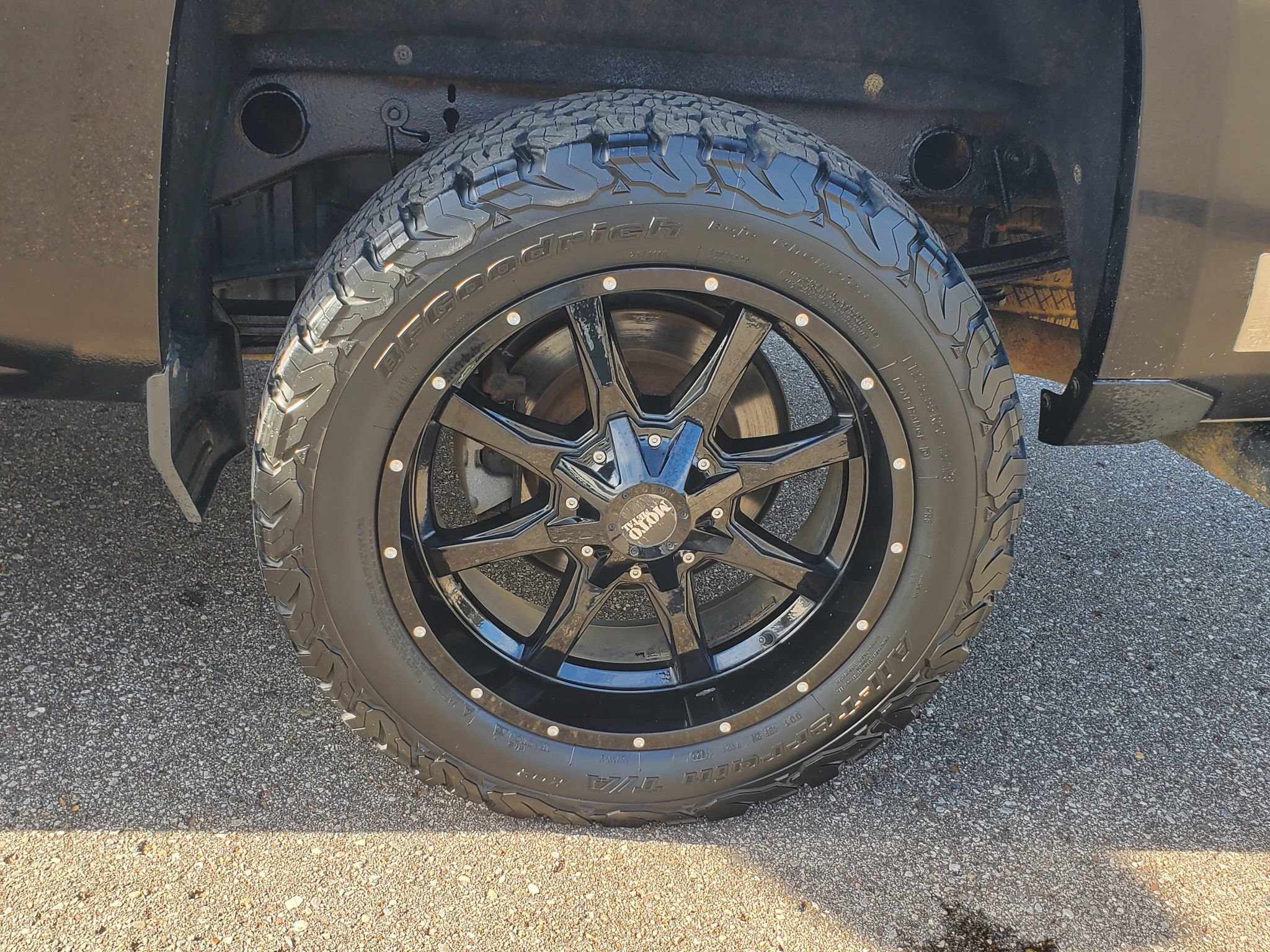 Used 2017 Chevrolet Silverado 1500 LTZ w/ Sport Package AWD/4WD image 6