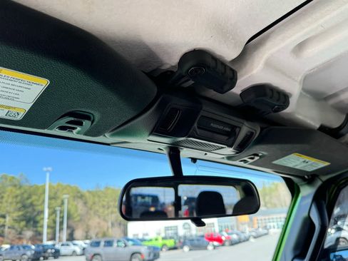 Used 2025 Jeep Gladiator Sport image 23