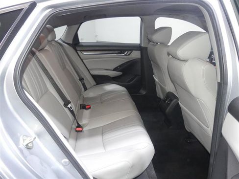 Used 2020 Honda Accord Touring image 28