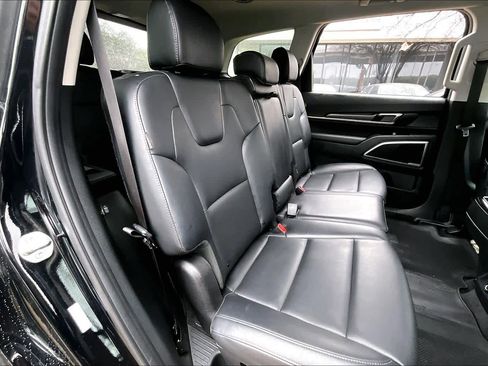 Used 2025 Kia Telluride LX image 17