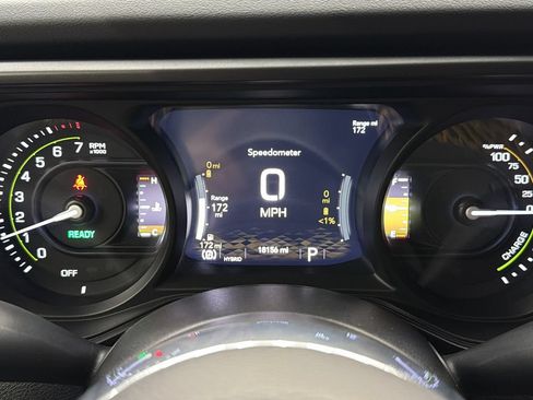 Used 2024 Jeep Wrangler Unlimited Sahara AWD/4WD image 29