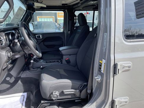 New 2023 Jeep Wrangler Unlimited Rubicon 4xe w/ Cold Weather Group image 6