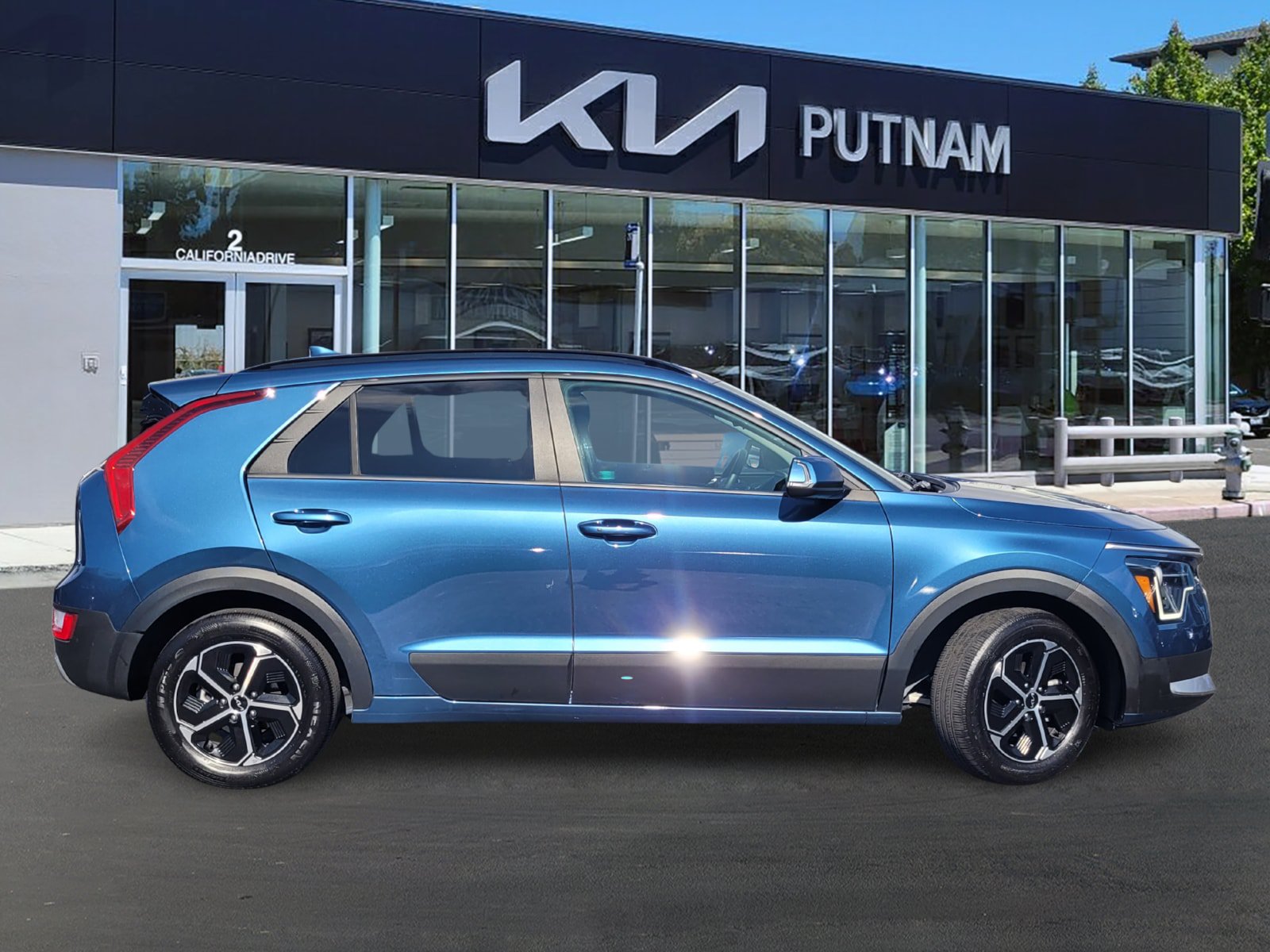 Used 2024 Kia Niro EX FWD image 3
