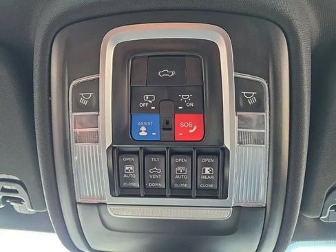 Used 2022 RAM 1500 Limited AWD/4WD image 36