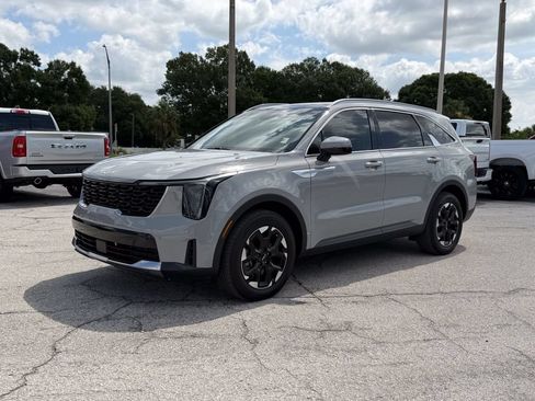 Certified 2024 Kia Sorento S w/ Panoramic Sunroof Package FWD image 9