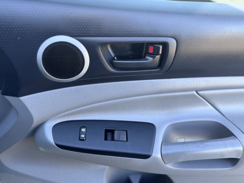 Used 2015 Toyota Tacoma 4x4 Access Cab V6 w/ TRD Off-Road Package image 39