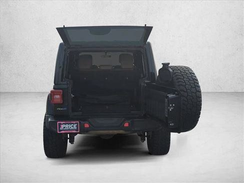 Used 2021 Jeep Wrangler Unlimited Sahara w/ Cold Weather Group image 9