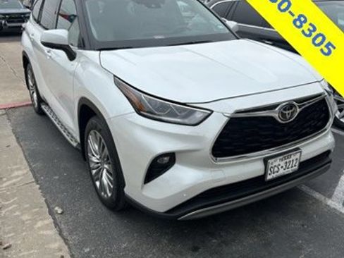 Used 2022 Toyota Highlander Platinum image 1