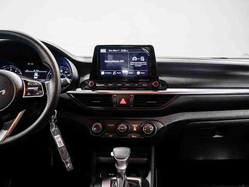 Used 2023 Kia Forte LXS w/ LXS Technology Package FWD image 13
