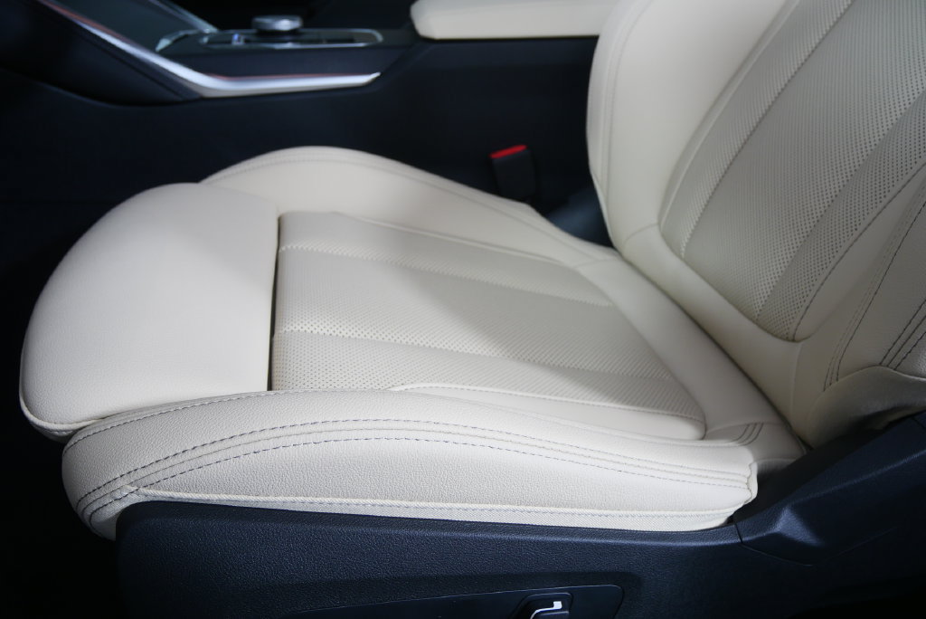 Used 2027 BMW 430i Coupe w/ M Sport Package RWD image 9
