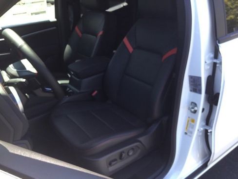 New 2025 Chevrolet Colorado Z71 w/ Technology Package image 13