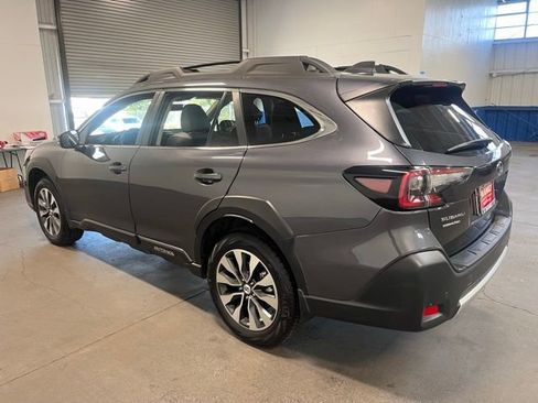 Used 2025 Subaru Outback Limited image 5