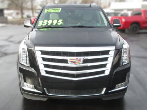 Used 2019 Cadillac Escalade Premium Luxury image 7