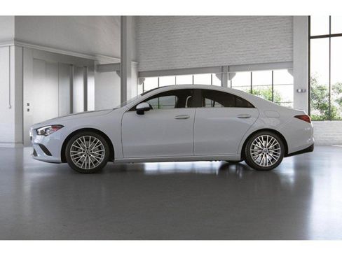 Used 2022 Mercedes-Benz CLA 250 image 35