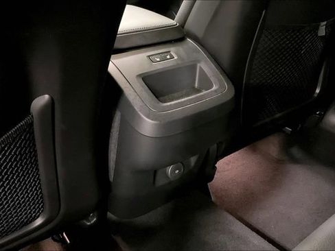 Certified 2025 Volvo XC60 B5 Plus image 34