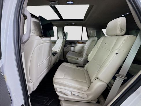 Used 2021 Cadillac Escalade Premium Luxury Platinum w/ Heavy-Duty Trailer Package image 19