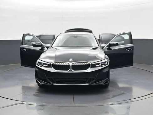 Used 2025 BMW 330i xDrive Sedan w/ Premium Package AWD/4WD image 31