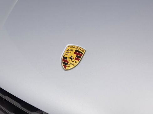 New 2026 Porsche Macan image 33