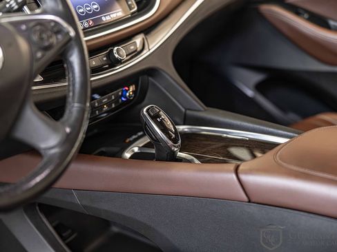 Used 2021 Buick Enclave Avenir w/ Avenir Technology Package image 22