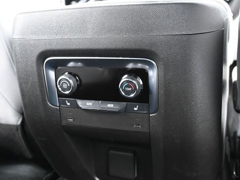 New 2025 Chevrolet Suburban Premier image 44