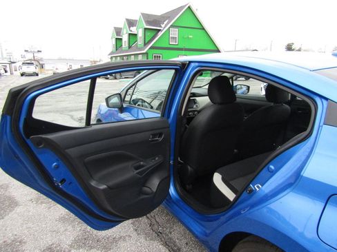 Used 2021 Nissan Versa SV image 18