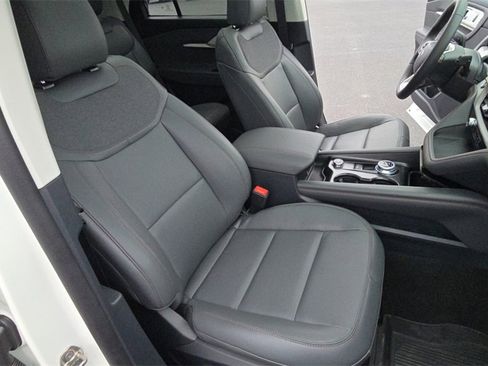 Used 2025 Ford Explorer Active w/ Active Comfort Package image 31