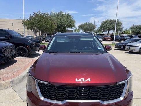 Certified 2025 Kia Sorento SX FWD image 3