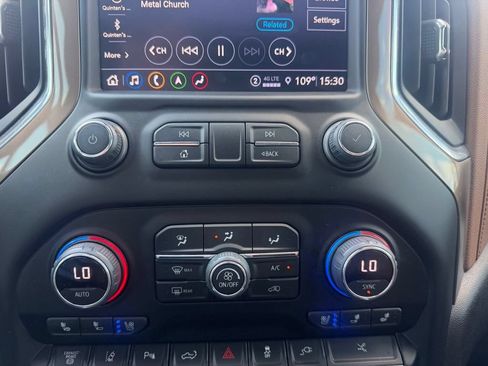 Used 2022 Chevrolet Silverado 3500 High Country AWD/4WD image 42