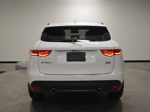 Used 2018 Jaguar F-PACE Premium image 4