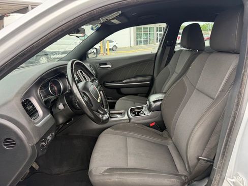 Used 2022 Dodge Charger SXT RWD image 13