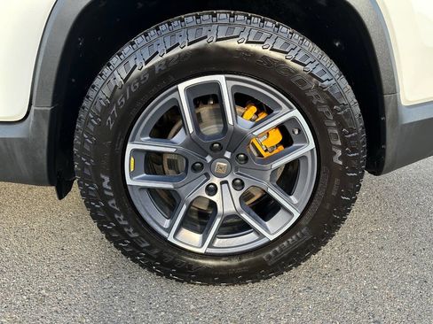 Used 2022 Rivian R1T Launch Edition image 3
