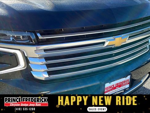 Used 2024 Chevrolet Suburban High Country w/ Advanced Technology Package image 29
