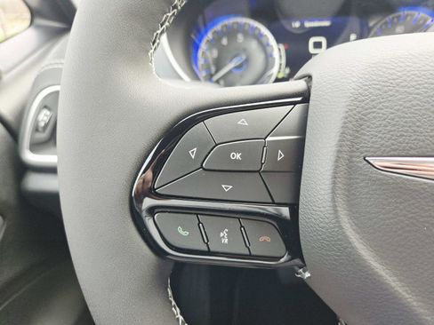 New 2026 Chrysler Pacifica Limited image 22