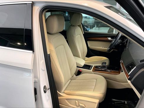 Certified 2022 Audi Q5 2.0T Premium w/ Convenience Package image 8