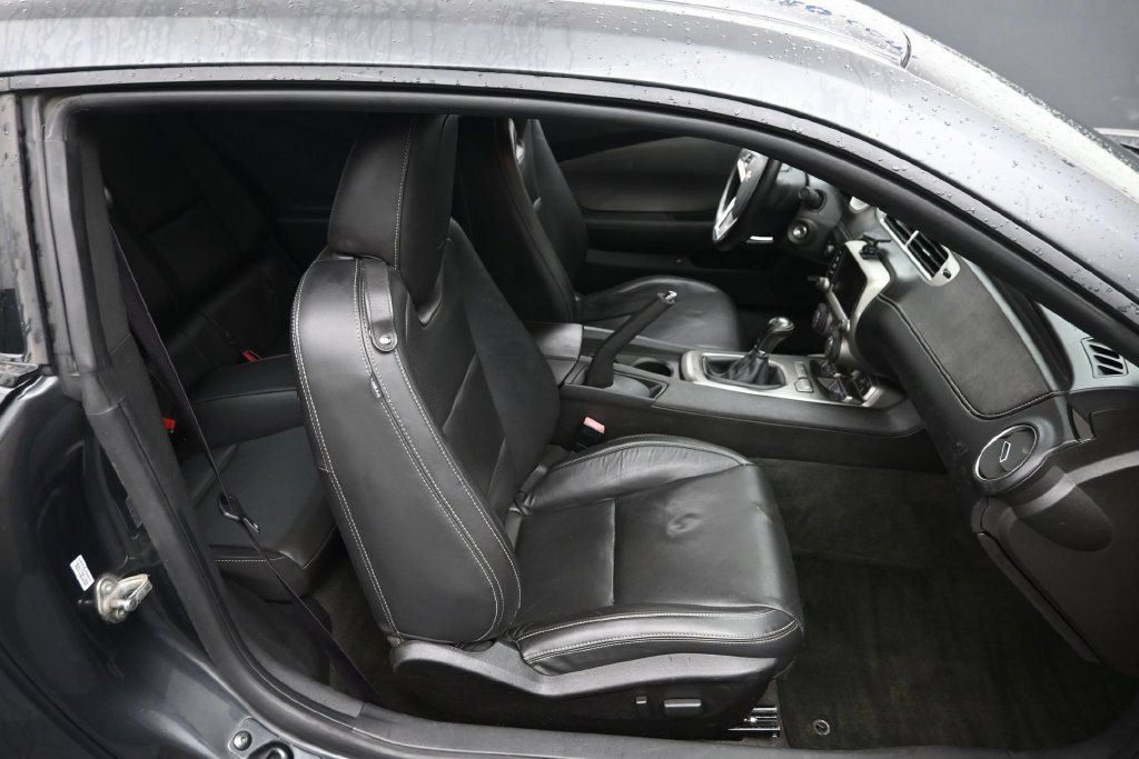 Used 2015 Chevrolet Camaro LT RWD image 9