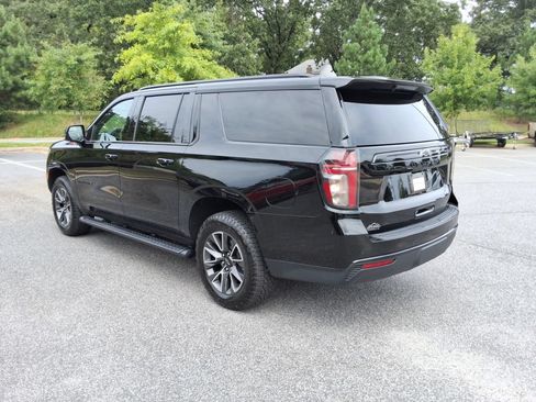 Certified 2023 Chevrolet Suburban Z71 w/ Luxury Package AWD/4WD image 7