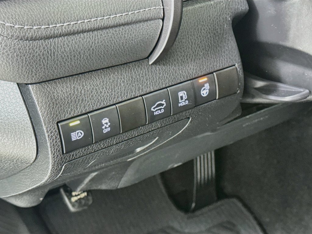 Used 2022 Toyota Camry SE FWD image 11