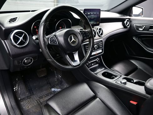 Used 2018 Mercedes-Benz GLA 250 image 14