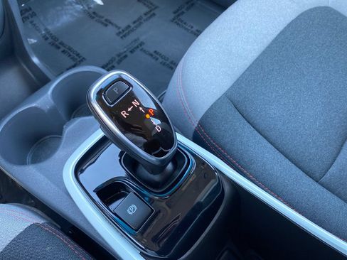 Used 2020 Chevrolet Bolt LT FWD image 21