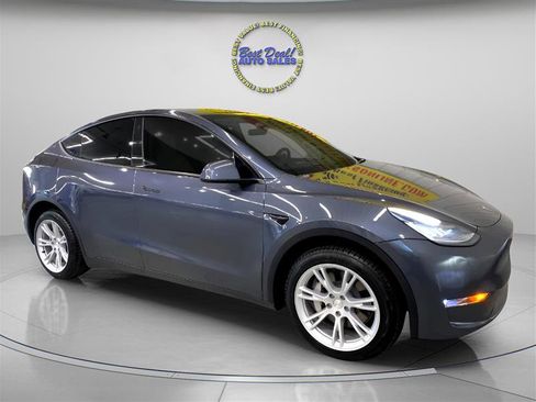 Used 2023 Tesla Model Y Long Range image 9