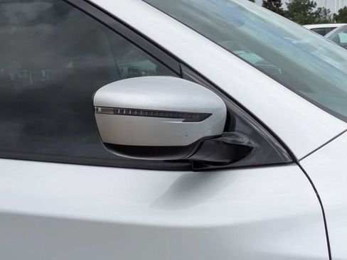 Used 2018 Nissan Pathfinder S FWD image 12