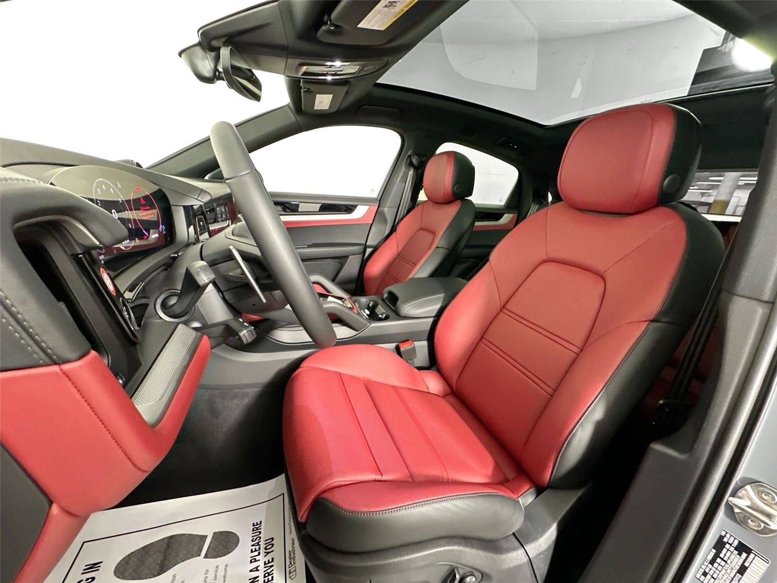 Certified 2026 Porsche Cayenne Coupe AWD/4WD image 5