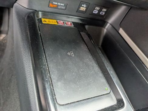 Used 2025 Toyota Camry LE image 4