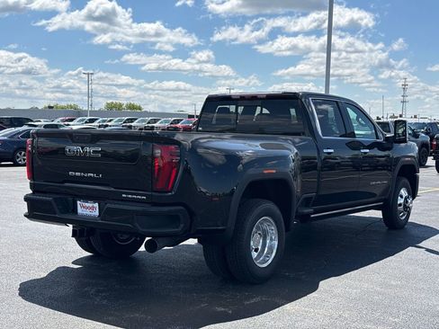 New 2026 GMC Sierra 3500 Denali Ultimate AWD/4WD image 9