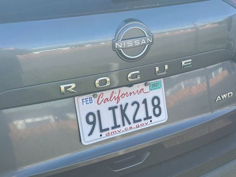 Used 2023 Nissan Rogue S AWD/4WD image 10